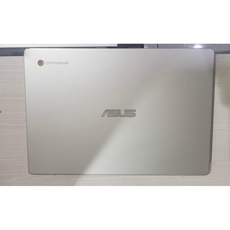 Asus Chromebook C424