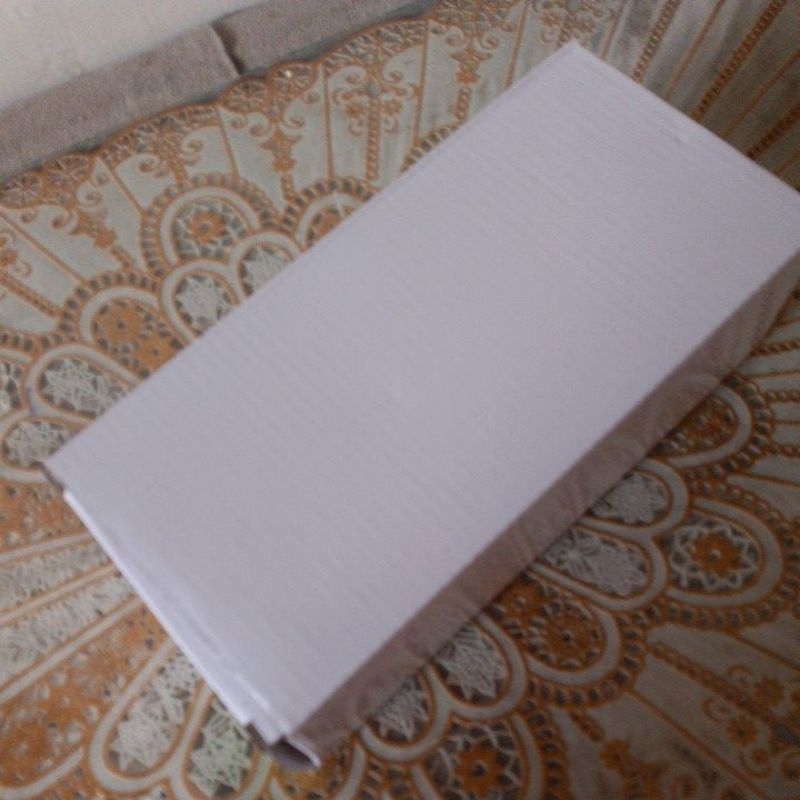 

BOX PREMIUM PUTIH