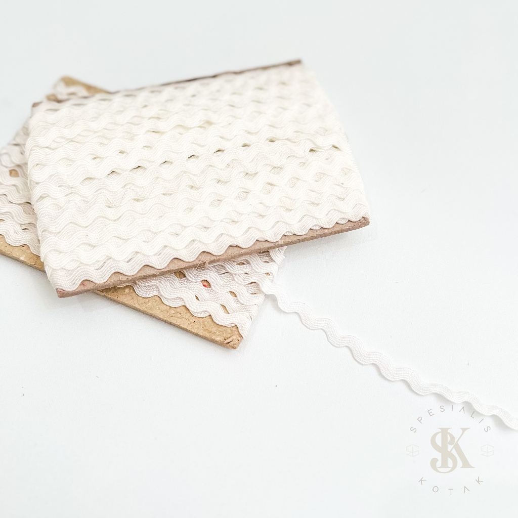 Renda Biku Biku / Zig Zag - Putih