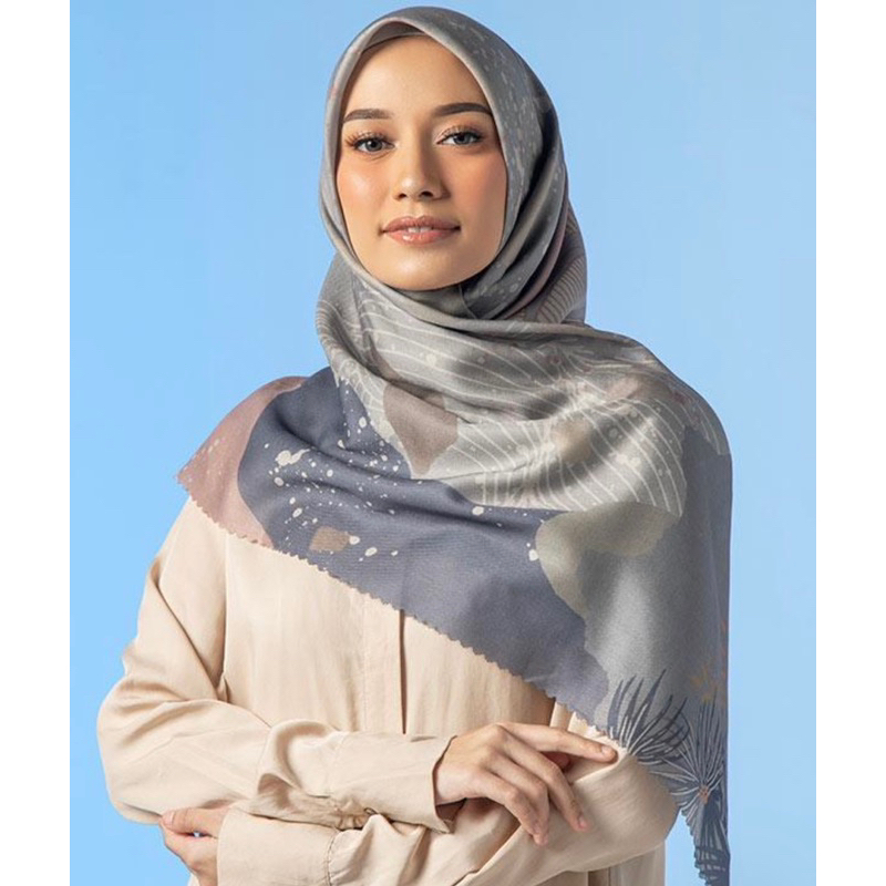 Preloved Iskanti Rium Scarf - Warna Kaolin