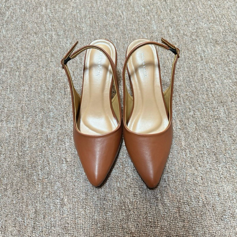 Viral  Hanayaka Amber Mules Hak Lancip