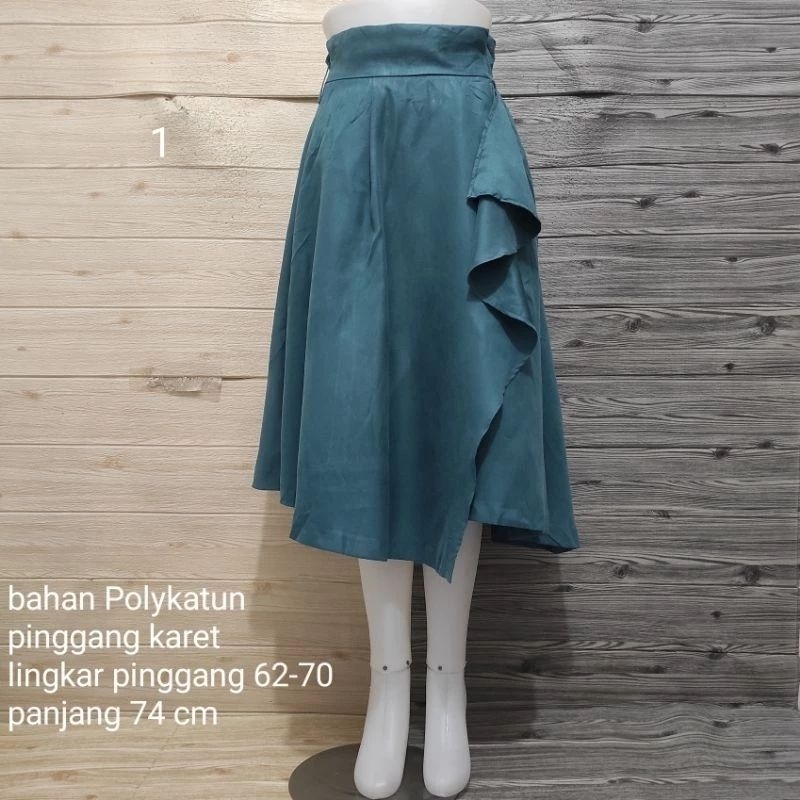 rok preloved pesta party polos hijau tosca branded Noela