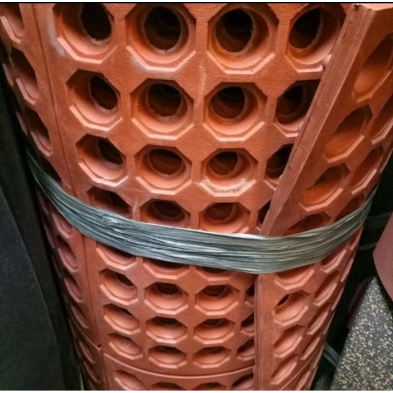 karet keset kamar mandi biasa di sebut karet lobang alas kamar mandi