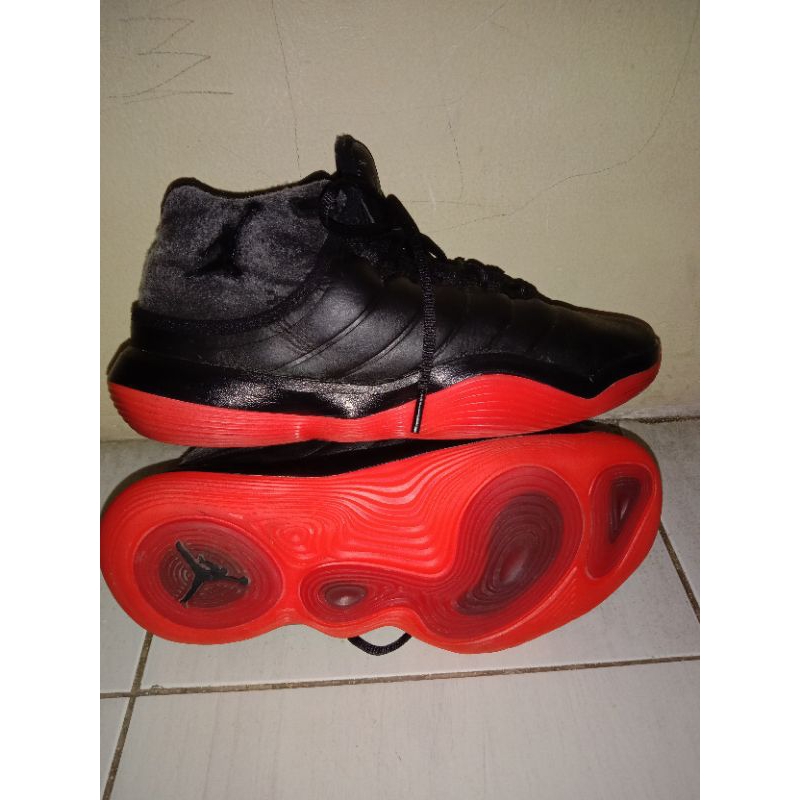 sepatu basket second 42.5