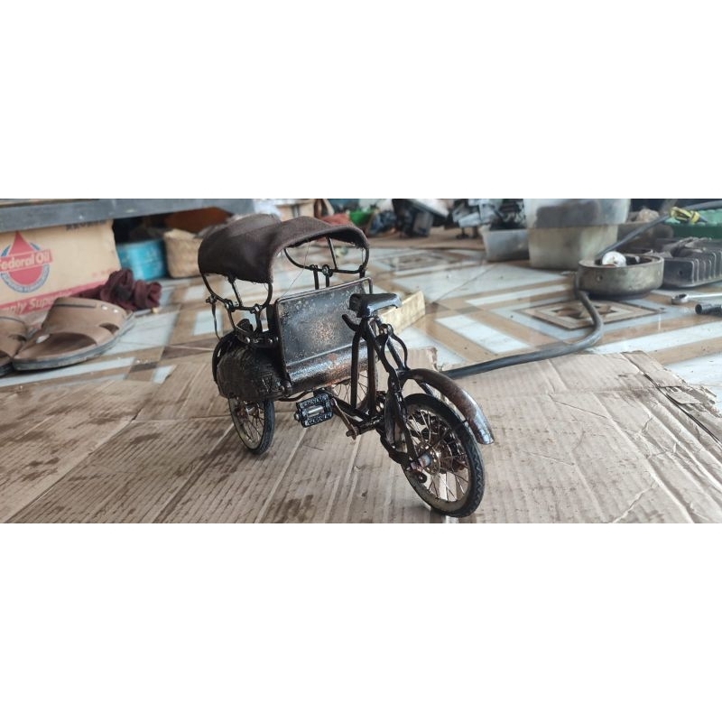 miniatur becak besi