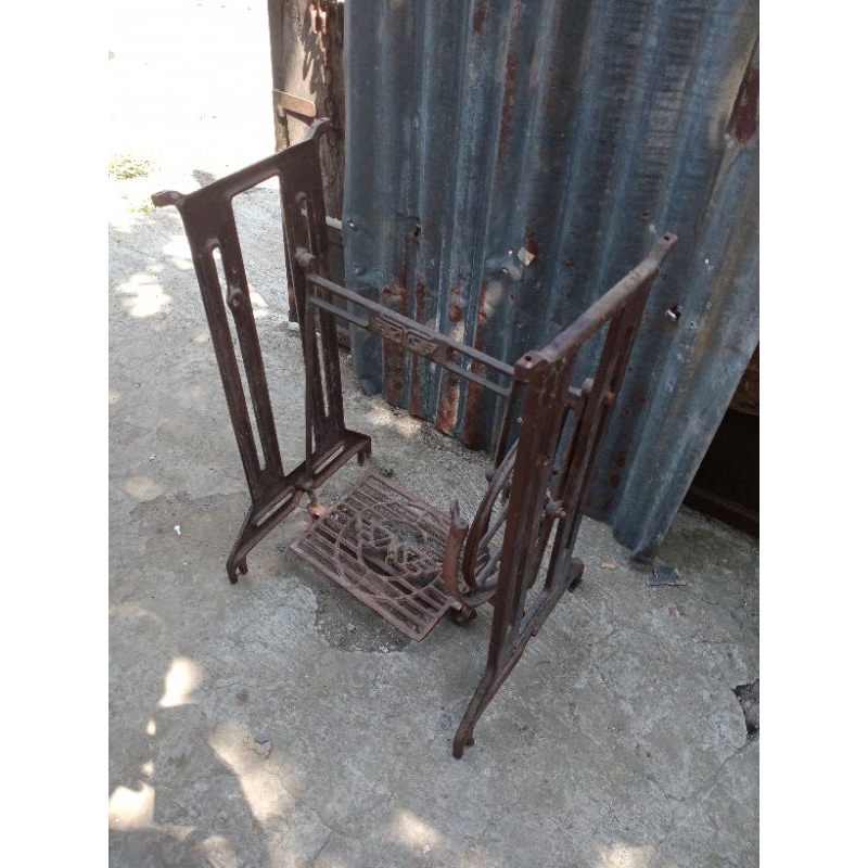 Kaki Ayun Mesin Jahit Tradisional Butterfly Clasic Original Second