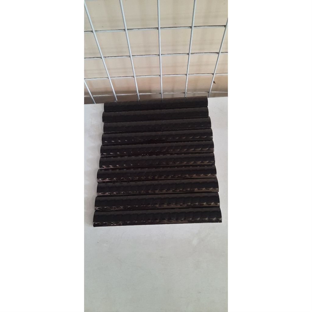 List Keramik Granit / bon bon / kuku macan 20 cm