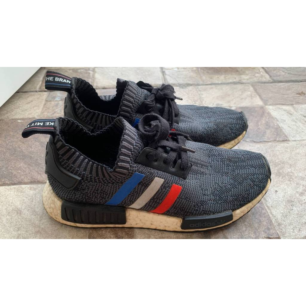 DIJUAL ADIDAS MAN NMD R1 LIMITED EDITION TRI COLOR SIZE 40 BEKAS PEMAKAIAN PRIBADI.