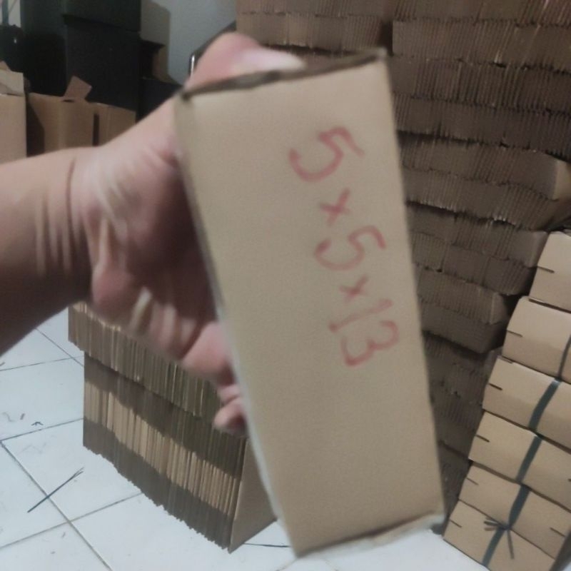 

Kardus 5x5x13 cm IND