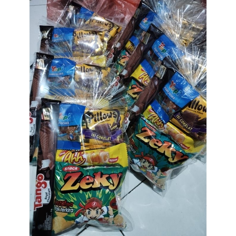 

Snack Ulang Tahun Anak Paket 4000 an / Hampers Snack murah