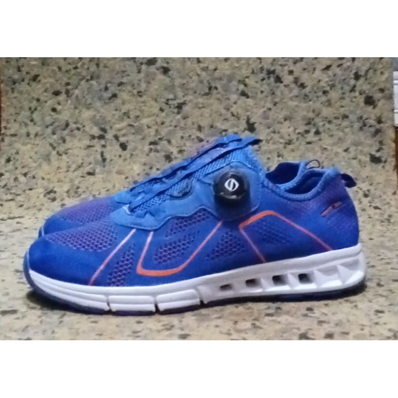 sepatu running trespass size 42 second