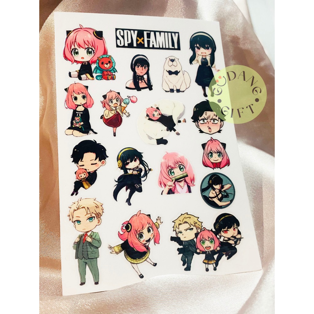 

Stiker Anime Spy x Family bahan Vinyl Waterproof Sticker Helm Buku Journal Koper Motor Casing Laptop Tumbler