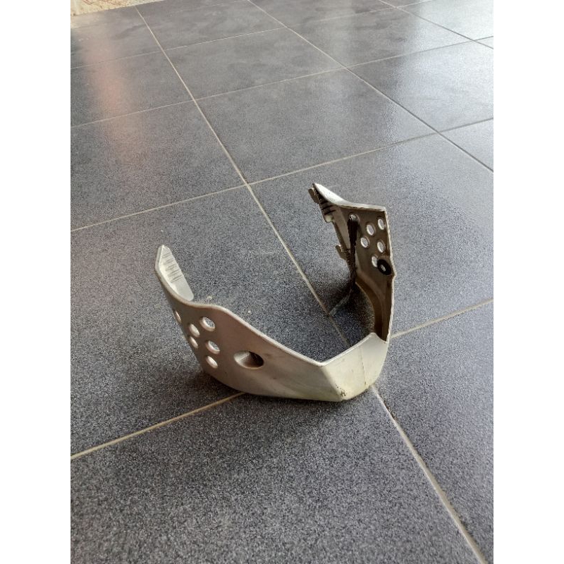 undercowl cover tutup mesin bawah suzuki shogun