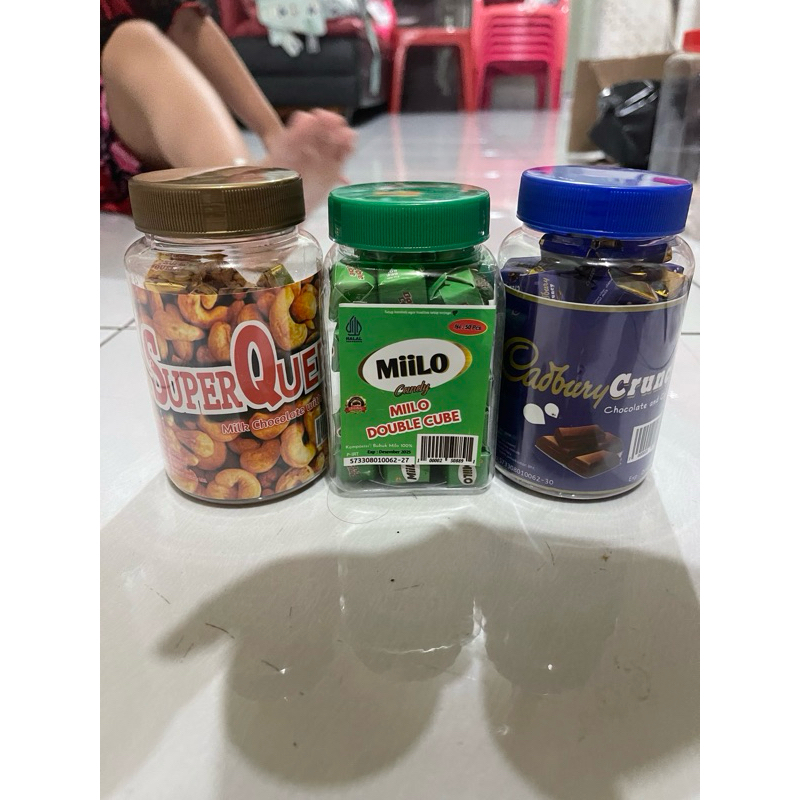 

coklat superqueen cube | coklat cadburry crunchy cube | coklat milo cube | coklat | jajanan | makanan ringan