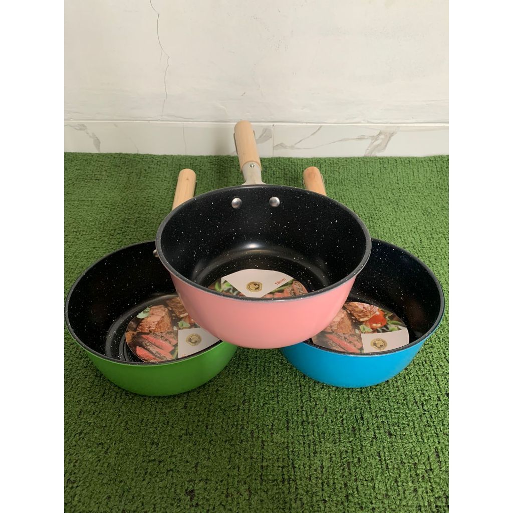 Panci susu 18 CM enamel / bintik warna hitam / panci susu gagang kayu tebal