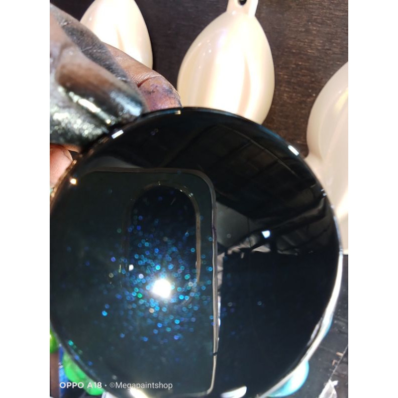 Cat warna Hitam metalik biru ( cat warna attitude black) cat warna hitam Inova reborn,portuner,Yaris