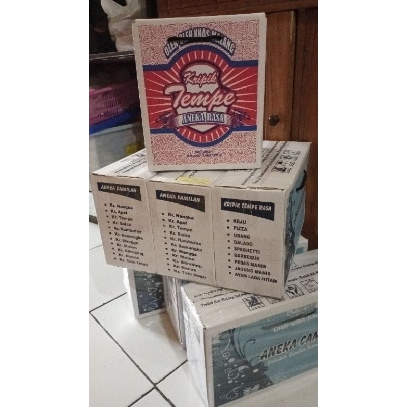 

keripik tempe isi 12 bungkus