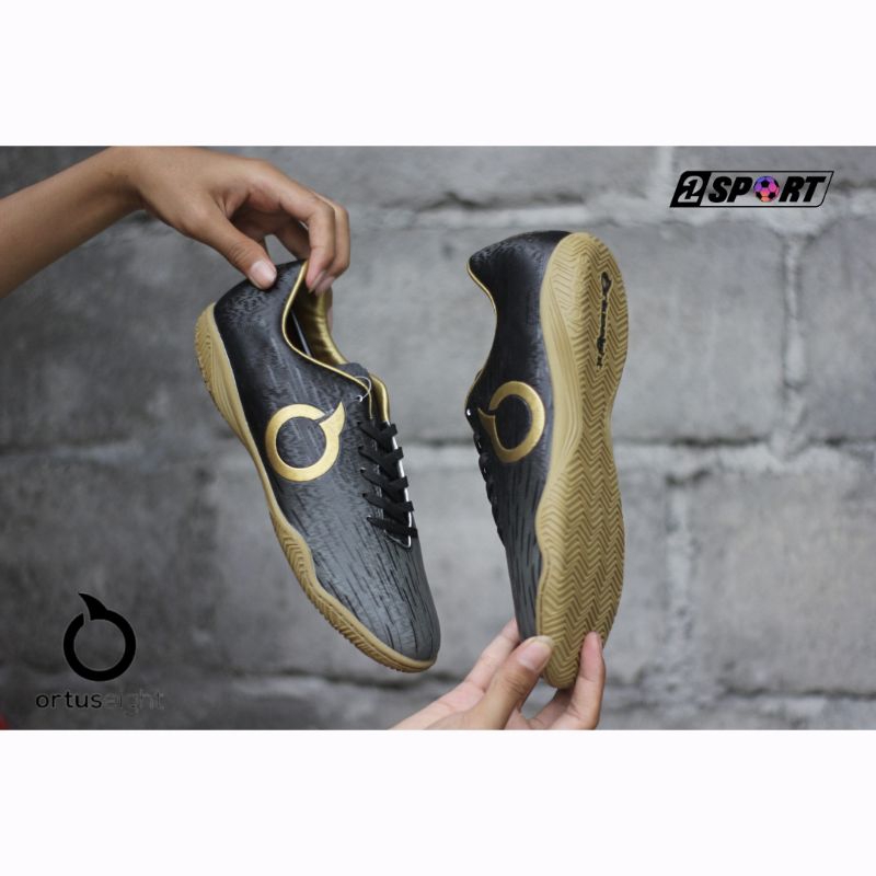 Sepatu Futsal Ortuseight Plasma IN BlackGold