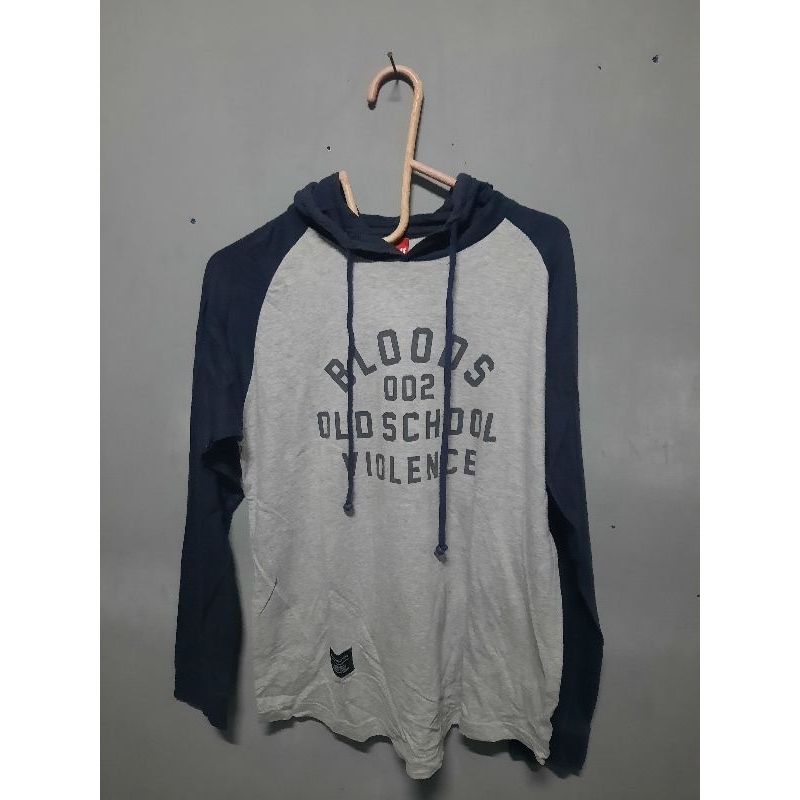 Preloved kaos hoodie bloods