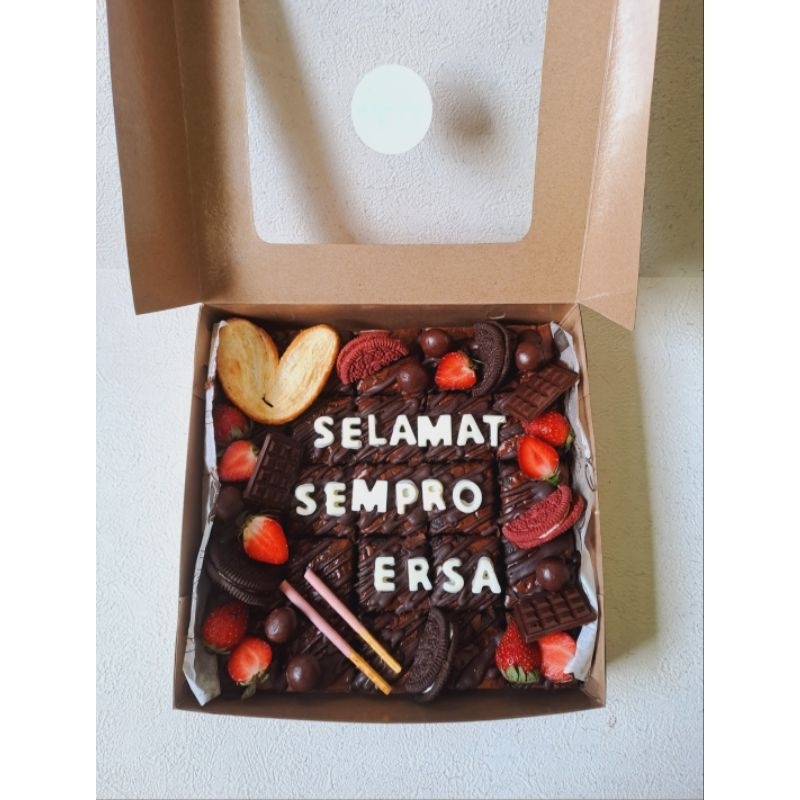 

BROWNIES ULANG TAHUN