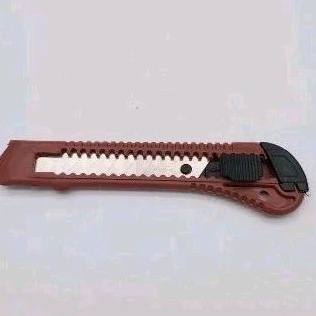 

Pisau cutter besar yamata