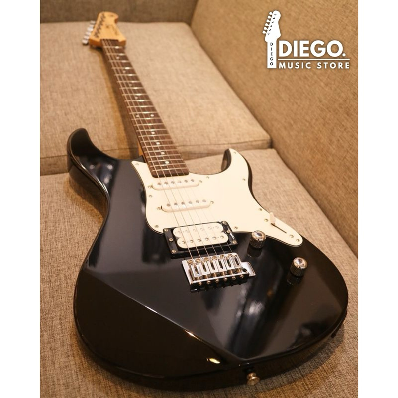 YAMAHA PACIFICA 112V BL / YAMAHA-PAC-112-V-BL