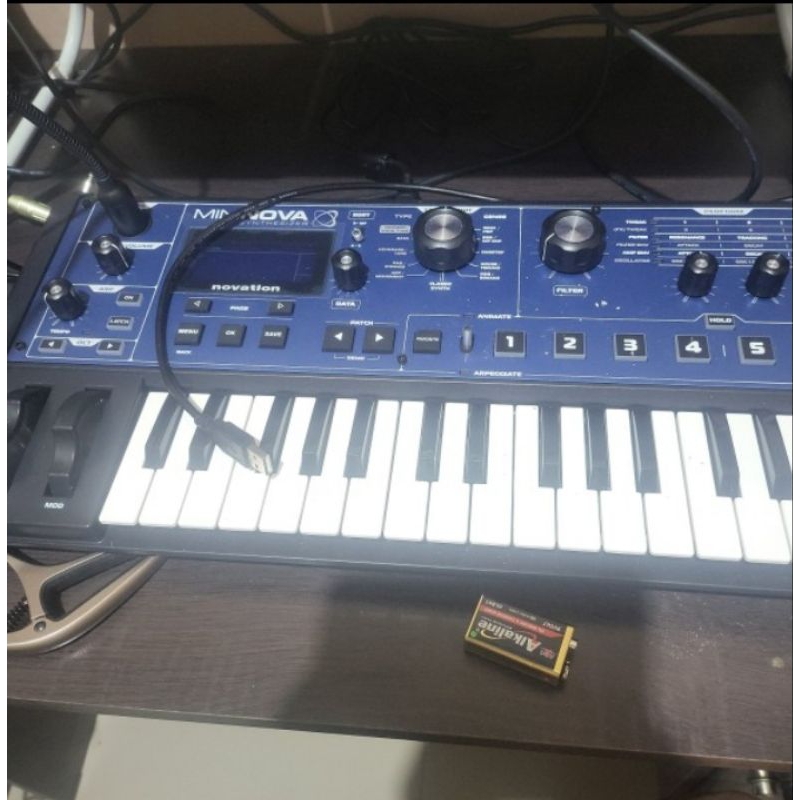 Novation MiniNova 32 Key Synthesizer With Vocoder Bekas