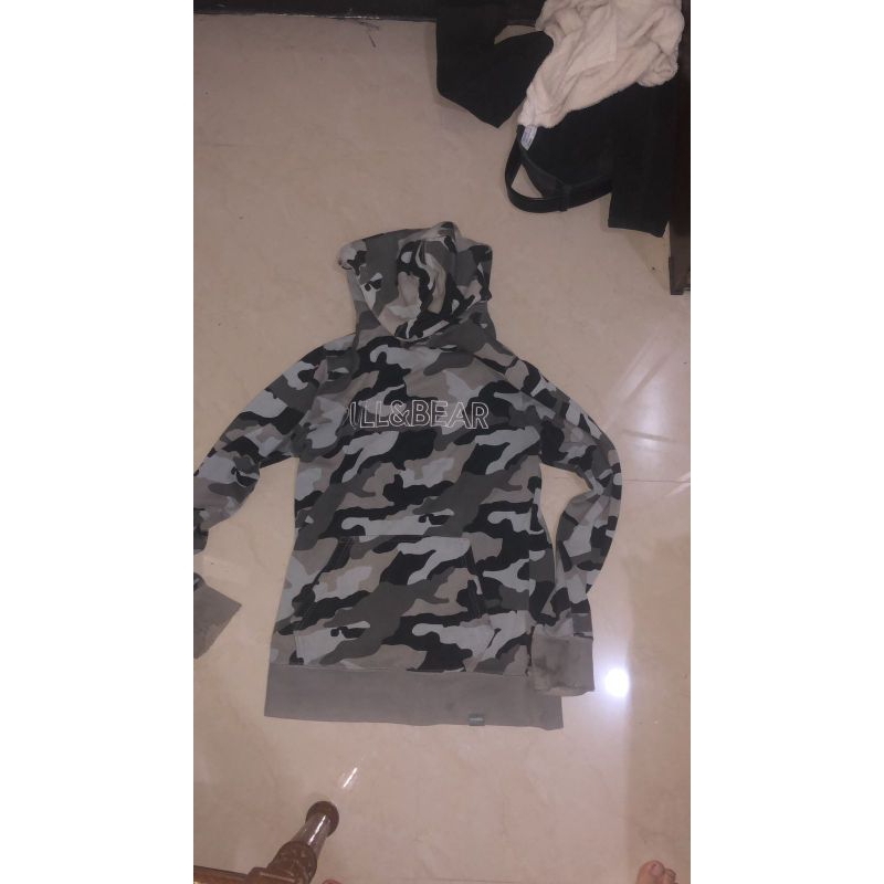 Hoodie pull and bear olive + camo
