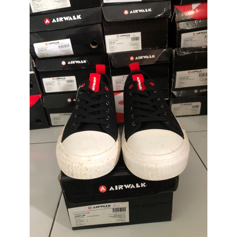 sepatu kuliah AIRWALK JAMIE Sneakers HITAM PUTIH