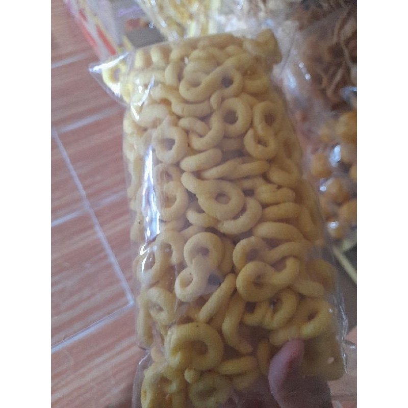 

kerupuk angka delapan khas minang