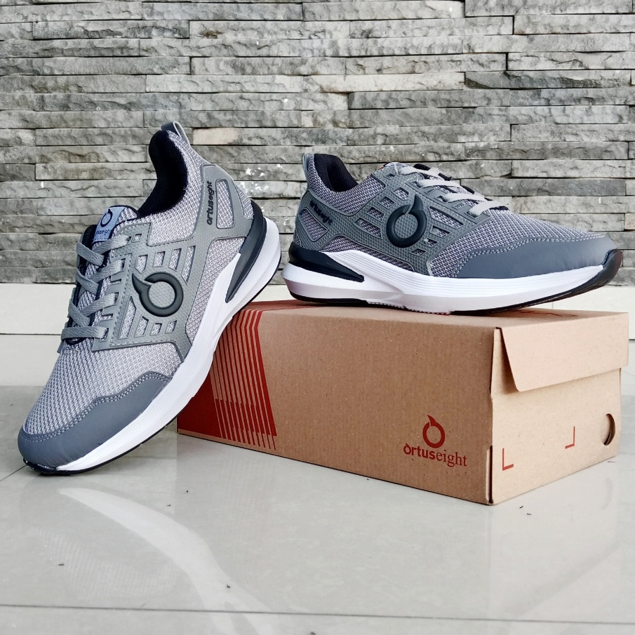 SEPATU SKET RUNNING BRANDED ABU HITAM COCOK UNTUK OLAHRAGA LARI SENAM DAN JUGA VOLLY BALL DENGAN MOD