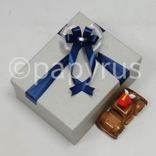 

PAPYRUS 20x25 Tinggi 10cm Kotak Kado Gift Box Hadiah KOTA KADO V1