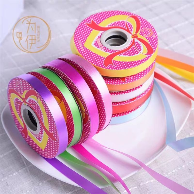 

PITA PLASTIK / BAHAN UNTUK SERUT / BALON 1.2 CM PER ROLL