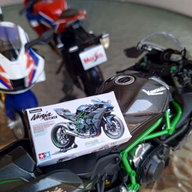 Miniatur kardus Tamiya 1:12 Kawasaki Ninja H2r