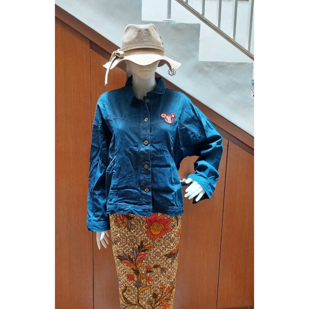NEVADAa DISNEY ORIGINAL. JAKET JEANS WANITA WITH TAG