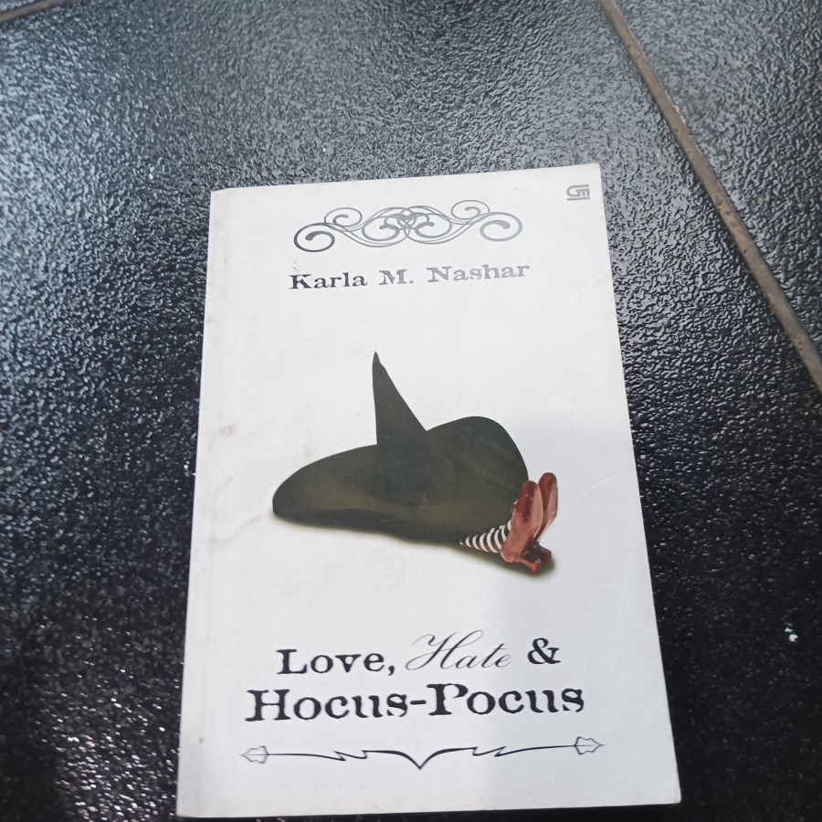 Novel Love Hate & Hocus Focus