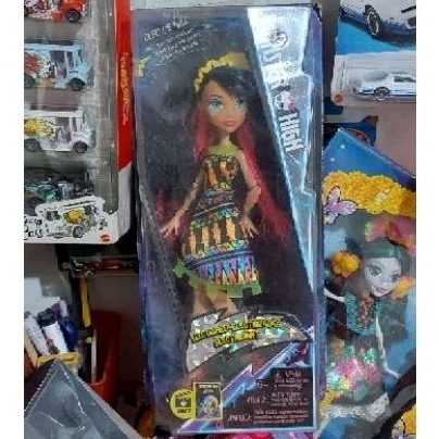 cleo De Nile monster Hight hawai