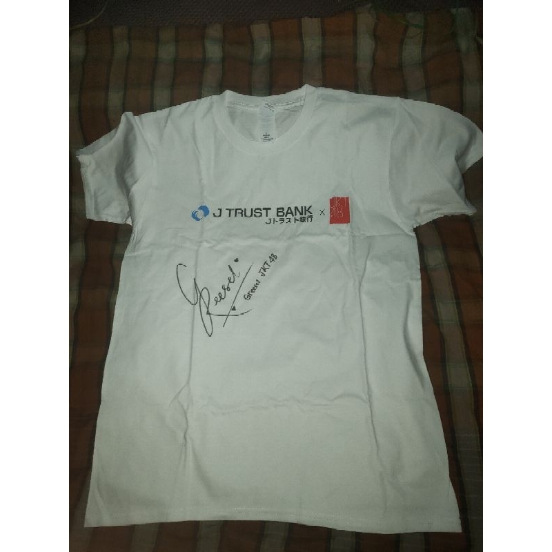 kaos JKT48 X JTrust Bank TTD Basah Greesel