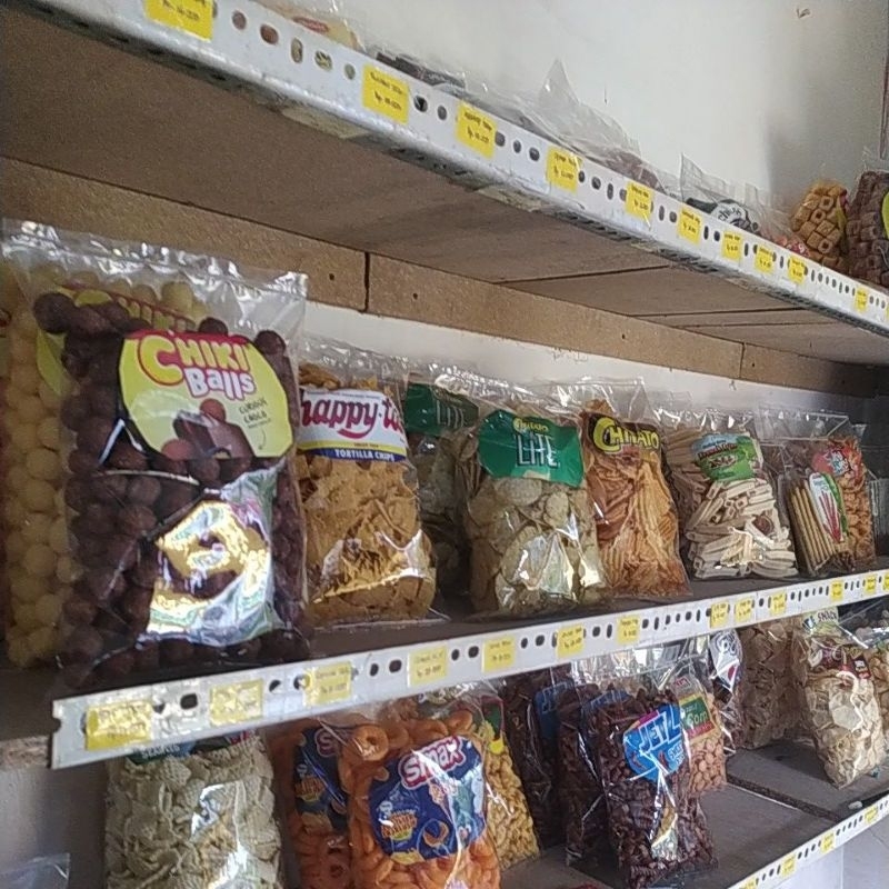 

Aneka Jajan kiloan Asli termurah chitato happytos agen jajan