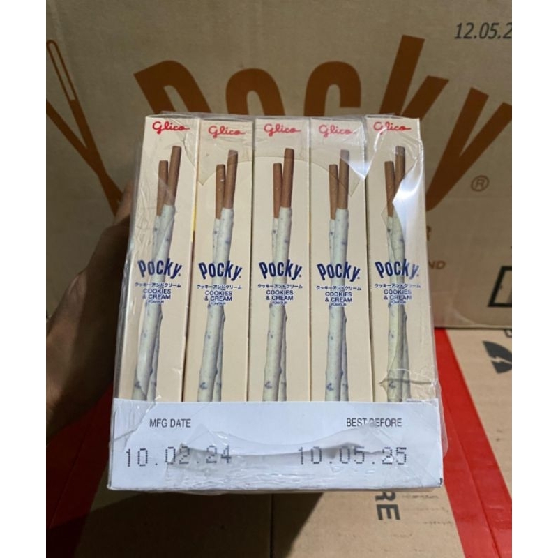 

1 dus pocky isi 12 box, perbox isi 10 POCKY COOKIES N CREAM POCKY ALMOND