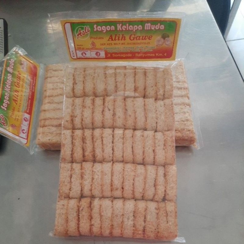 

KUE SAGON KELAPA MUDA ORIGINAL CEMILAN TRADISIONAL KUE LEBARAN | SAGON ASLI BERAT 350 GRAM