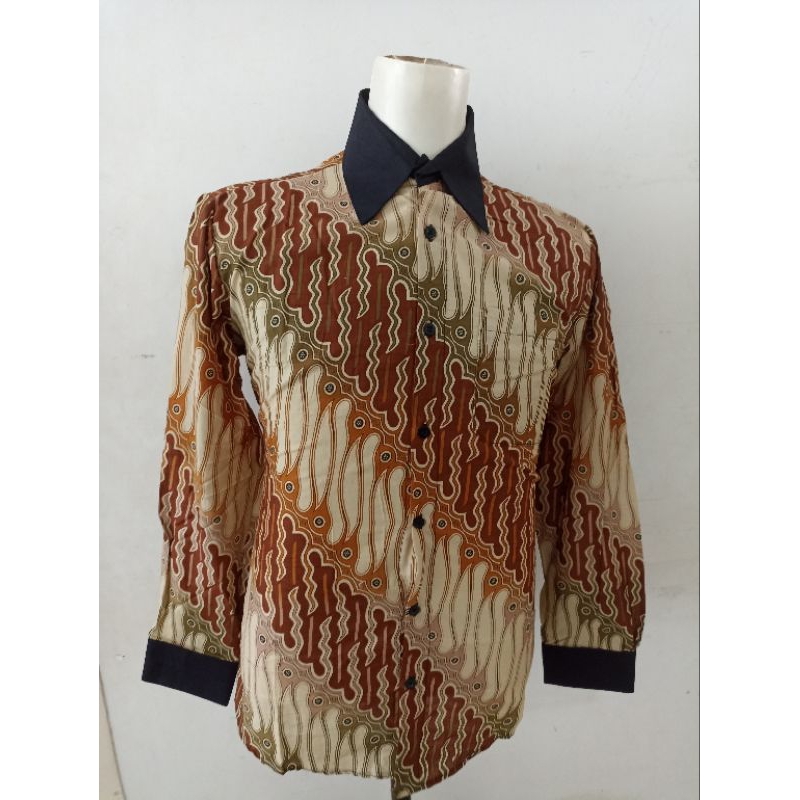 FITTING ROOM KEMEJA SLIMFIT BATIK KATUN KUALITAS PREMIUM POLISIMA17