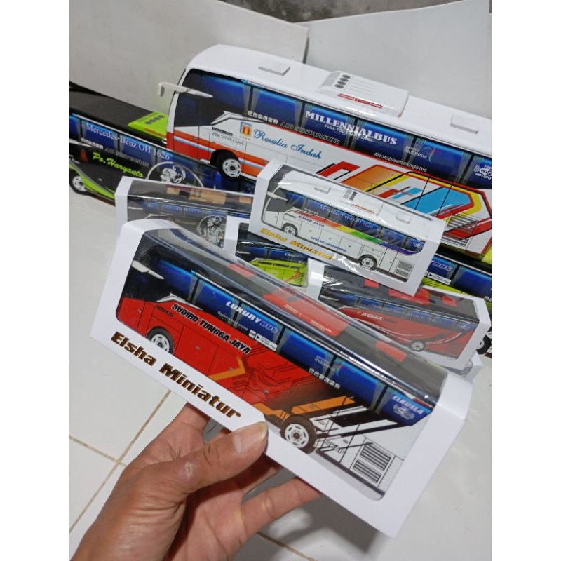 miniatur bus STJ