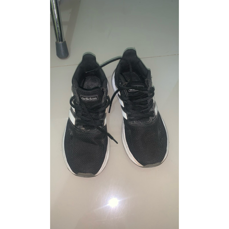 preloved sepatu adidas second sepatu lari sepatu jogging