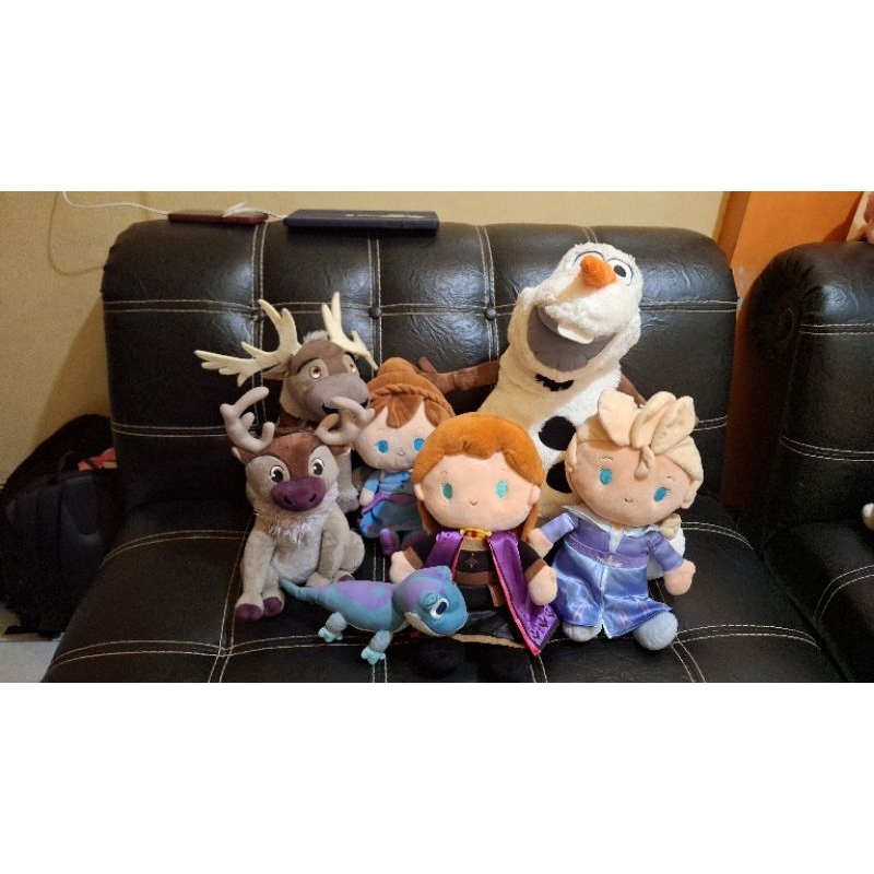 Boneka Elsa Frozen original Frozen 2