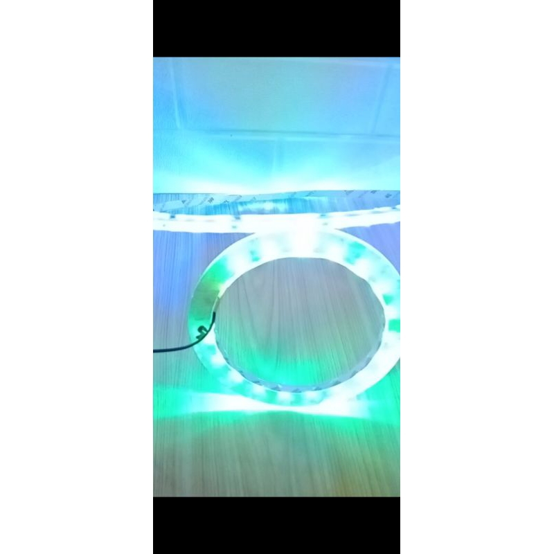 Tambahan ring speaker, lampu LED mengikiti irama lagu/ritem.lagu