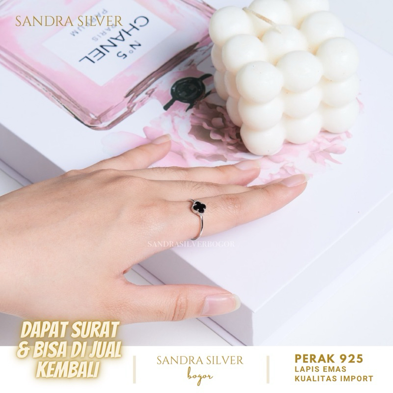 Cincin clover hitam perak 925 slim 1gram lapis emas putih-Silver 925 ring