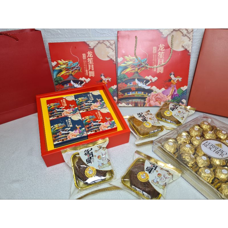 

Mooncake Yummy Yummy isi 4 x 150 gr 1 telur