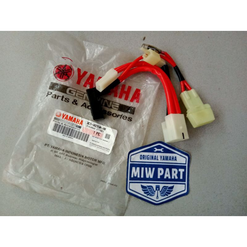 RUMAH SIKRING ASSY YAMAHA VIXION OLD ORIGINAL YGP/FUSE HOLDER ASSY ORIGINAL YGP(3C1-H2150-01)