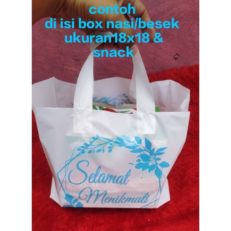plastik murah 50pcs 18x18 plastik nasi box, plastik besek, plastik acara selametan, plastik